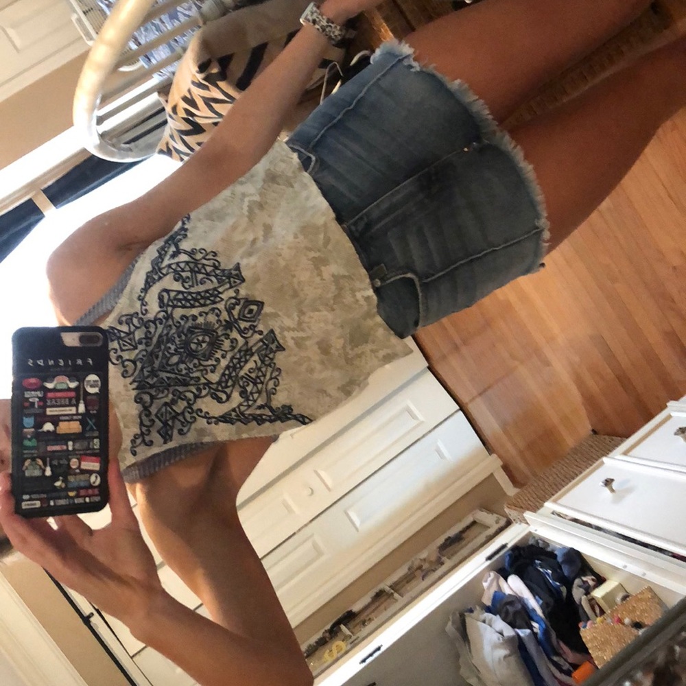 High neck pattern crop top